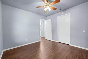 1729 W Doyle St, Granbury, TX 76048 - Photo 29