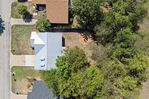 1729 W Doyle St, Granbury, TX 76048 - Photo 35