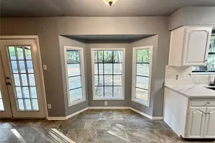 1729 W Doyle St, Granbury, TX 76048 - Photo 9