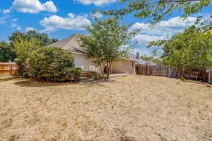 1025 Jessica Dr, Burleson, TX 76028 - Photo 31