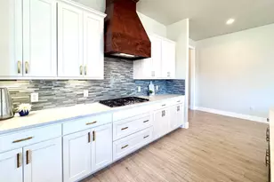 2402 Amesbury Dr, Midlothian, TX 76065 - Photo 5