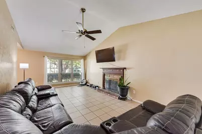2617 Winslow Drive, Grand Prairie, TX 75052 - Photo 5