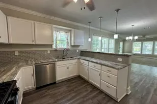 1103 S Broadway Ave, Tyler, TX 75701 - Photo 11
