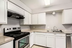 7717 Westcliff St, North Richland Hills, TX 76182 - Photo 9