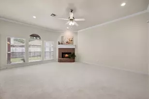 200 Arrowhead Dr, Burleson, TX 76028 - Photo 13