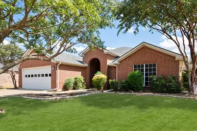 200 Arrowhead Drive, Burleson, TX 76028 - Photo 1