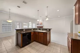 200 Arrowhead Dr, Burleson, TX 76028 - Photo 9