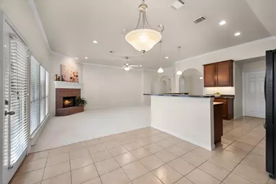 200 Arrowhead Drive, Burleson, TX 76028 - Photo 11