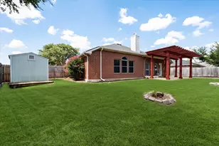 200 Arrowhead Dr, Burleson, TX 76028 - Photo 25