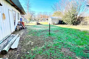209 N Bowie St, Jacksboro, TX 76458 - Photo 25