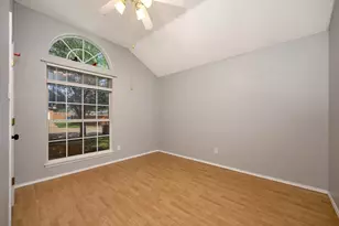 509 Birch St, Crowley, TX 76036 - Photo 21