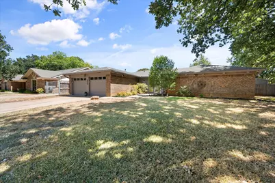 2709 Burnwood Court, Arlington, TX 76016 - Photo 3