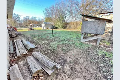 209 N Bowie Street, Jacksboro, TX 76458 - Photo 25