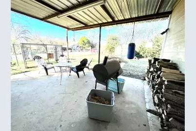 209 N Bowie Street, Jacksboro, TX 76458 - Photo 21