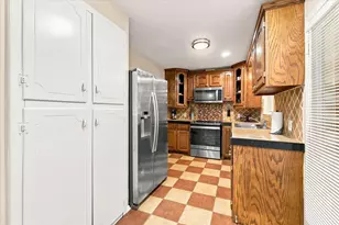 1813 Barron Ln, Fort Worth, TX 76112 - Photo 9
