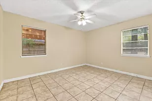 1813 Barron Ln, Fort Worth, TX 76112 - Photo 17