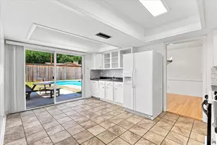 1405 Wind Cave Cir, Plano, TX 75023 - Photo 9