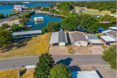 201 Brazos Harbor Drive, Granbury, TX 76048 - Photo 3
