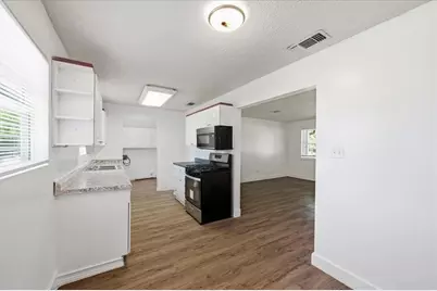 104 Parker Street, Italy, TX 76651 - Photo 13