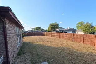 1454 Cromwell Ct, Lancaster, TX 75134 - Photo 19