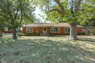 1003 E Milam St, Ennis, TX 75119 - Photo 1