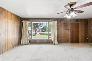 1003 E Milam St, Ennis, TX 75119 - Photo 3