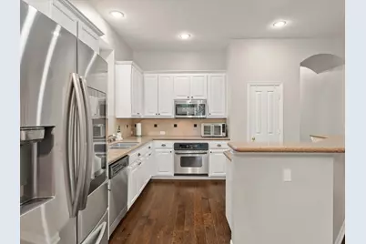 124 Myrtle Creek, Grapevine, TX 76051 - Photo 9