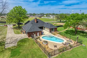 501 N Van Zandt St, Tioga, TX 76271 - Photo 19