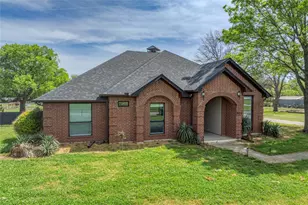 501 N Van Zandt St, Tioga, TX 76271 - Photo 3