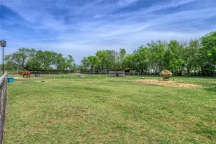 501 N Van Zandt St, Tioga, TX 76271 - Photo 29
