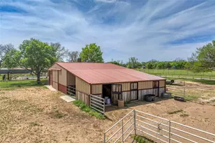 501 N Van Zandt St, Tioga, TX 76271 - Photo 31