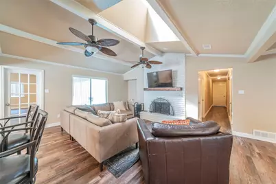 1804 Lincolnshire Drive, Bedford, TX 76021 - Photo 5