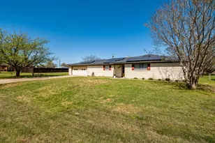501 Sunrise Dr, Waxahachie, TX 75165 - Photo 1