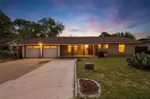 732 Hurstview Dr, Hurst, TX 76053 - Photo 3