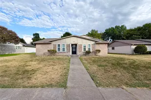 610 Colonial Dr, Garland, TX 75043 - Photo 23