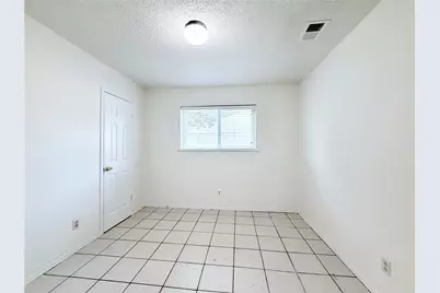 610 Colonial Drive, Garland, TX 75043 - Photo 7