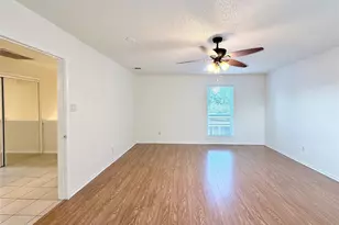 610 Colonial Dr, Garland, TX 75043 - Photo 17