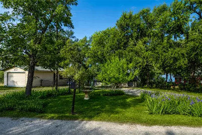 1009 Mesquite Point, Lake Bridgeport, TX 76426 - Photo 5