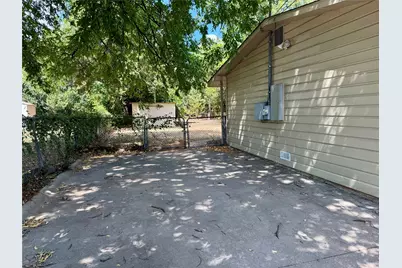 1013 Wilshire Boulevard, Arlington, TX 76012 - Photo 3