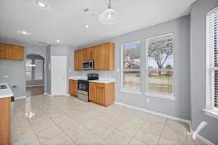 2006 Trickling Creek Dr, Garland, TX 75041 - Photo 3