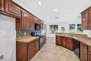 10834 Axton Ct, Fort Worth, TX 76052 - Photo 11