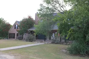 197 E Bay Dr, Bridgeport, TX 76426 - Photo 3