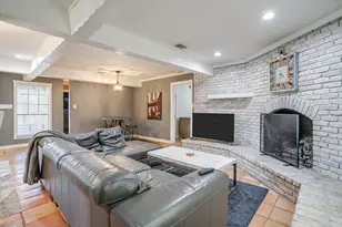 5315 Meadowbrook Dr, Fort Worth, TX 76112 - Photo 9