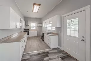 401 S Anglin St, Cleburne, TX 76031 - Photo 9