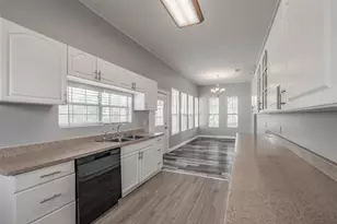 401 S Anglin St, Cleburne, TX 76031 - Photo 5