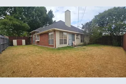 827 Quail Brook Drive, Arlington, TX 76001 - Photo 3