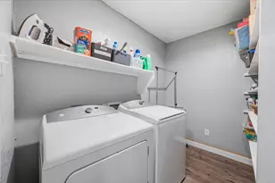 2423 Ranchview Dr, Grand Prairie, TX 75052 - Photo 25