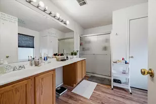 2423 Ranchview Dr, Grand Prairie, TX 75052 - Photo 23