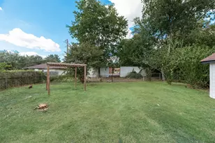 2820 Vinnie St, Greenville, TX 75401 - Photo 17