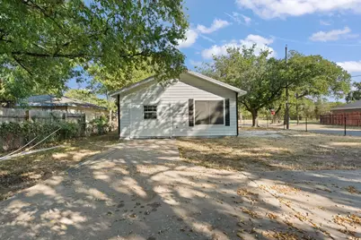 1130 Alvarado Street, Cleburne, TX 76031 - Photo 25